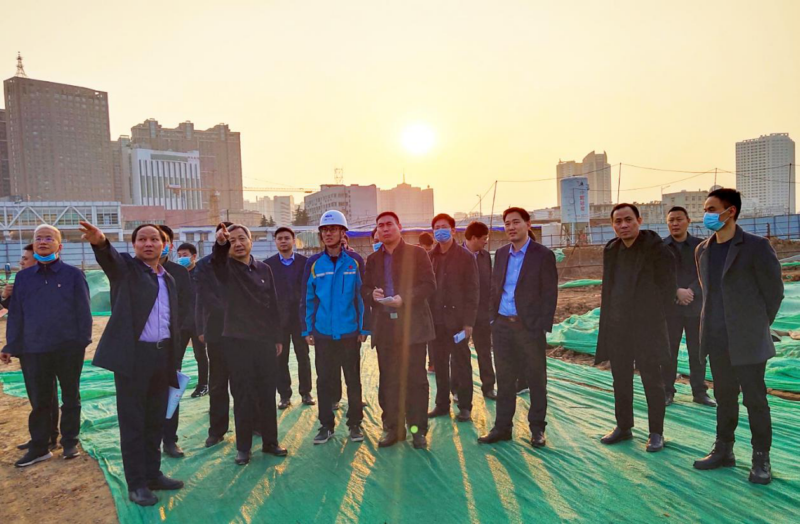 市长尚朝阳调研火车站北广场项目