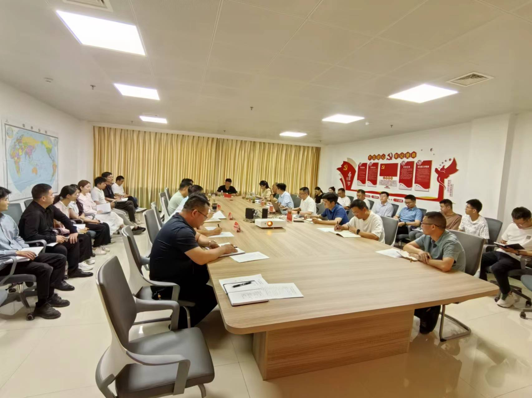 直面问题 强化担当 争创工作新局面丨信阳华信产业投资有限公司召开经营工作推进会