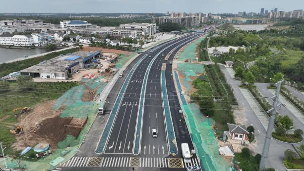 北环路道路标准段（新十六街至羊山里）顺利通车