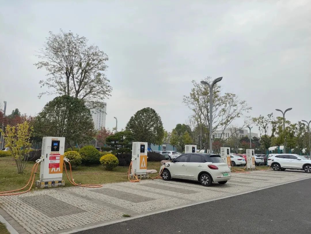 11月新能源公司智能充电站充电服务价目表