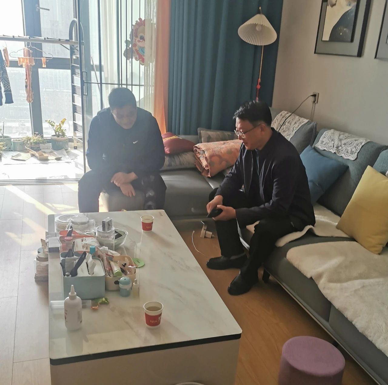 岁寒送温暖 真情暖人心——信阳华信建投集团走访慰问退休职工