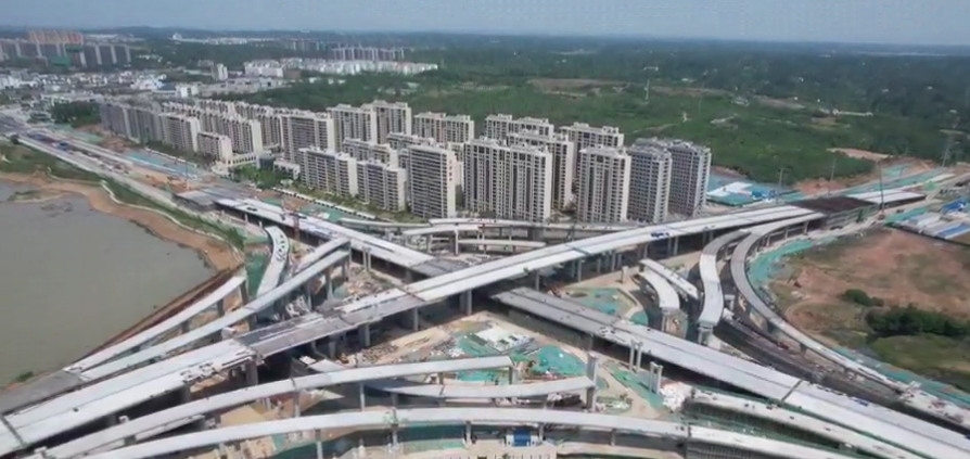 “五一”坚守不停工 项目建设“加速跑” 信阳市北环路快速化改造项目加快建设