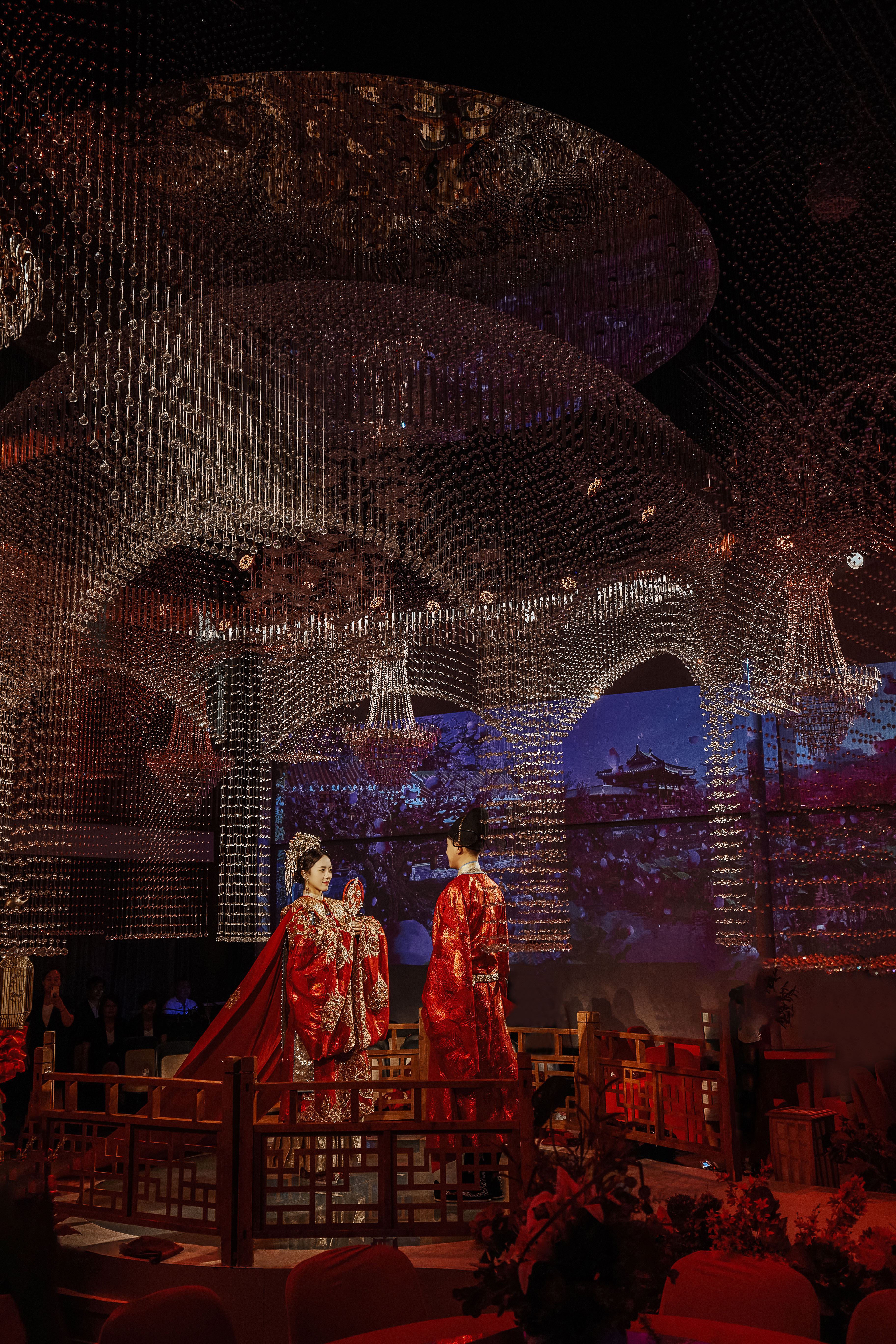 全流程5D光影婚礼场景为新人们省时省力，轻松得到梦中的婚礼(图2)