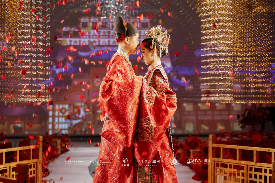 十一黄金周婚礼场次爆满，5D全息宴会厅一厅多用为宴会厅老板分忧！(图1)